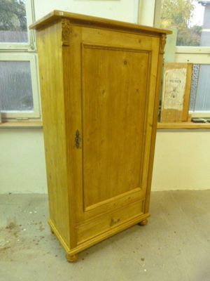halbhoher Schrank