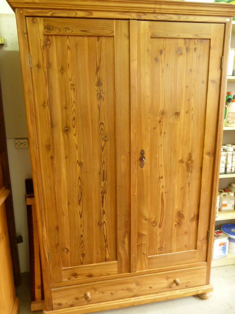 Kleiderschrank