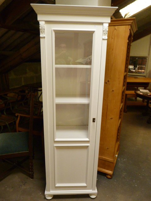 Vitrine weiß im Landhaus,Vintage Stil, Antik Holz