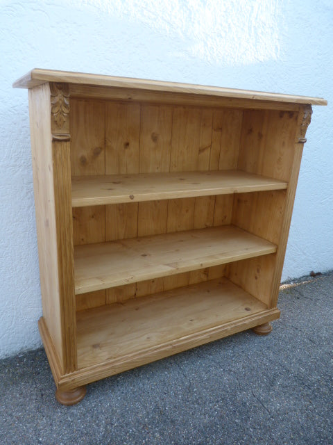 Regal-Schrank