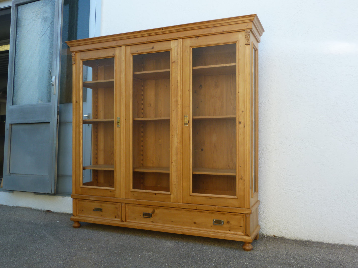 Landhaus-Vitrine