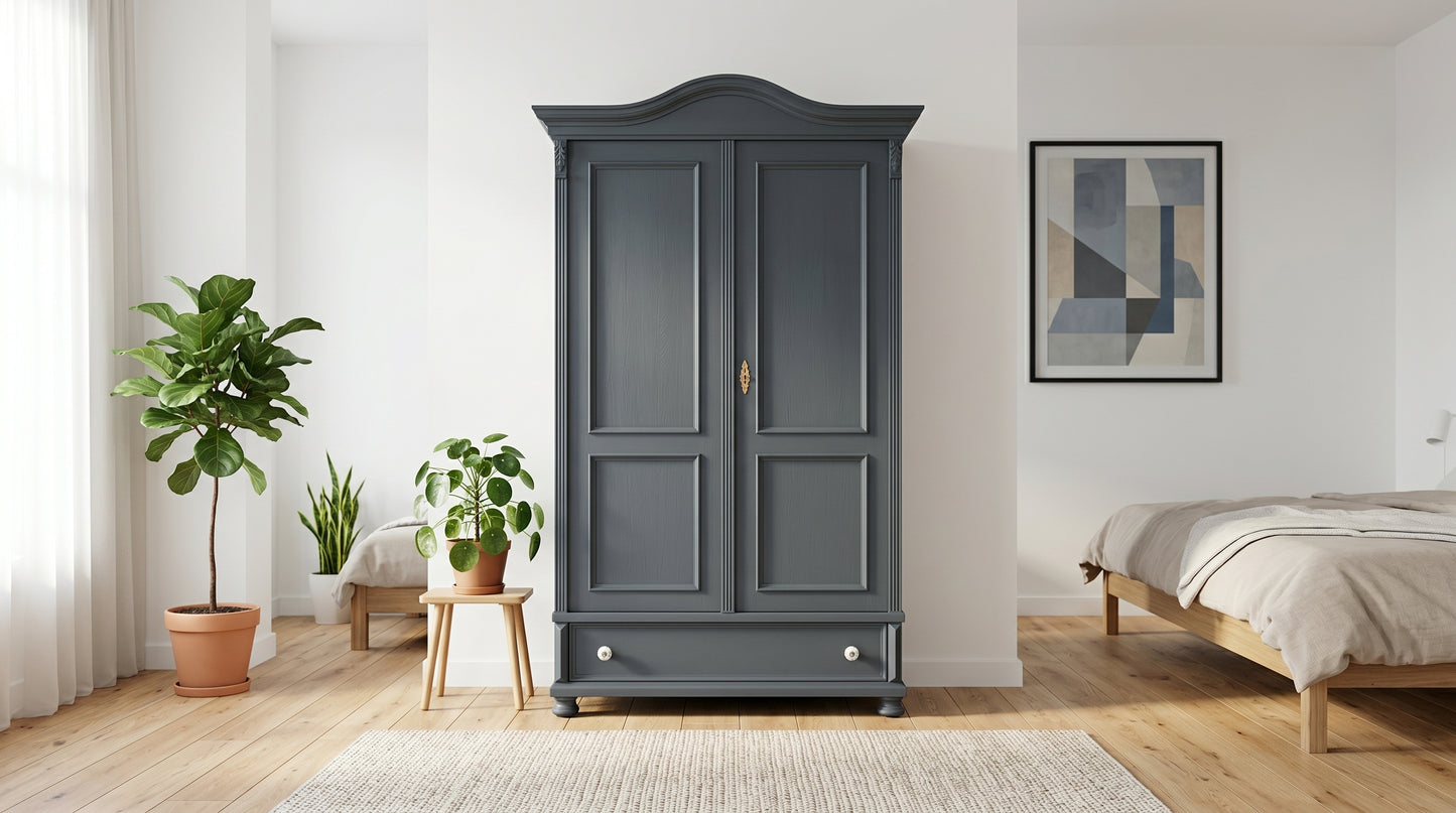 Landhaus-Schrank
