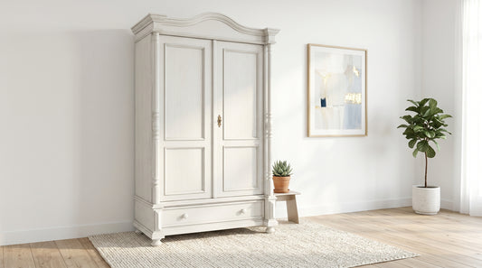 Weichholzschrank
