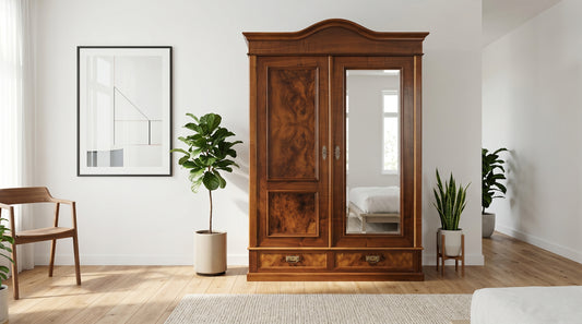 Nussbaum Schrank