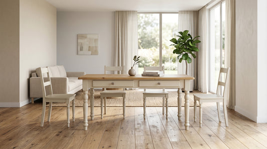 Tisch im Landhausstil