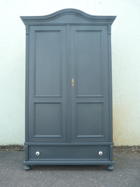 Landhaus-Schrank