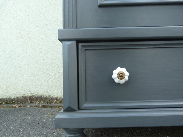 Landhaus-Schrank
