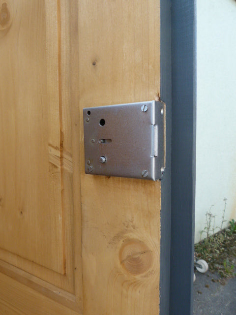 Landhaus-Schrank