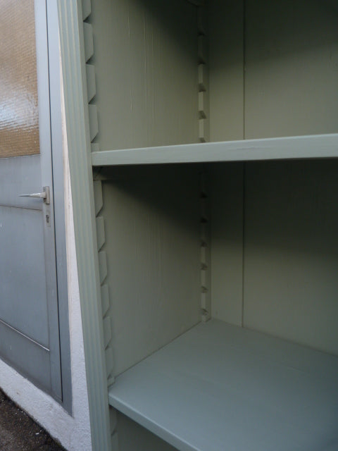 Kleines Bücherregal
