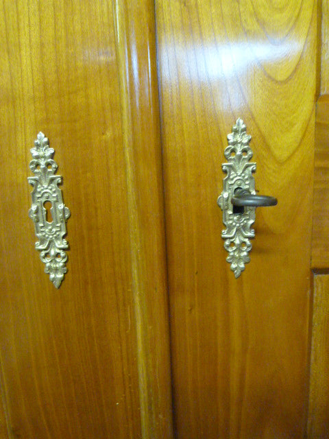 Biedermeier-Schrank
