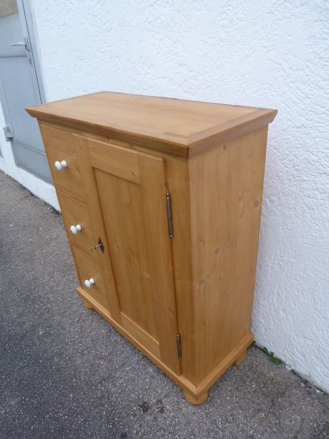 Brotschrank
