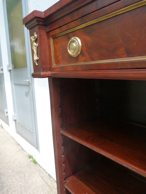 Bücherschrank