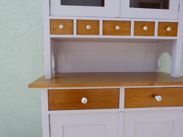 Küchenschrank