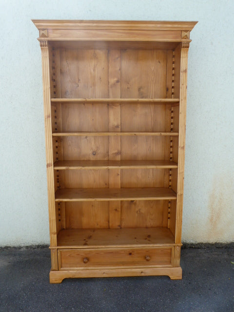Bücherschrank (0110)