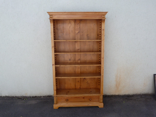 Bücherschrank (0110)