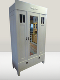 Kleiderschrank