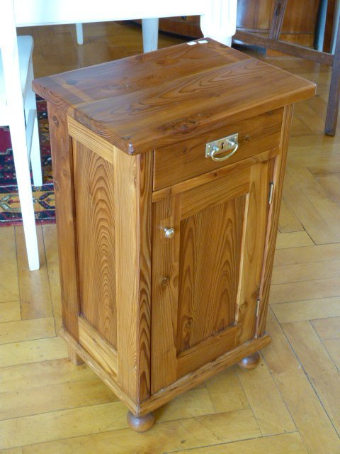 Nachtschrank