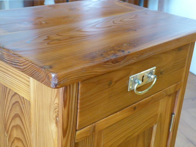Nachtschrank