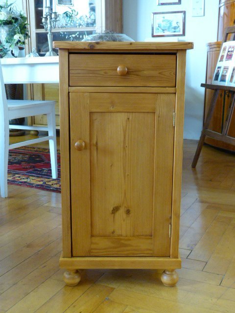Nachtschrank