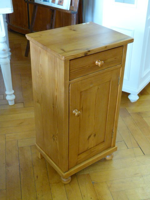 Nachtschrank