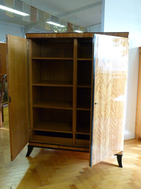 Schrank