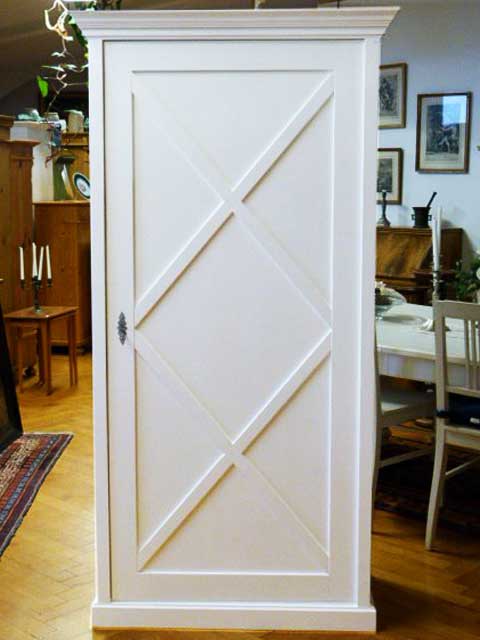 Dielenschrank