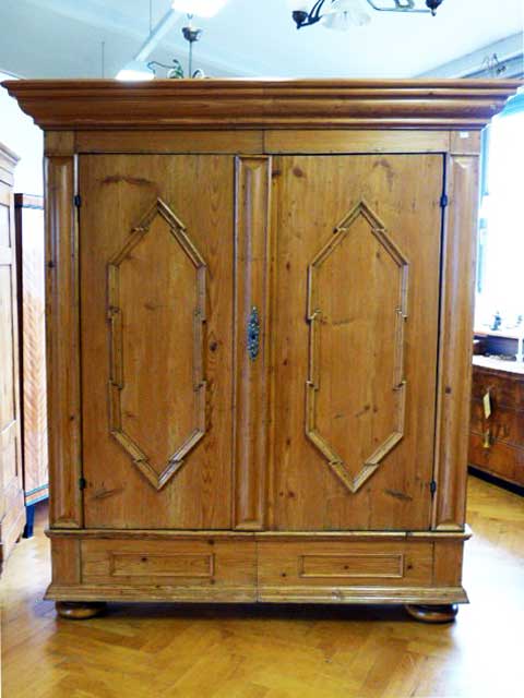 Barockschrank