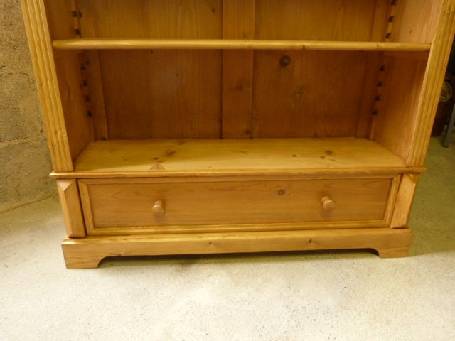 Bücherschrank