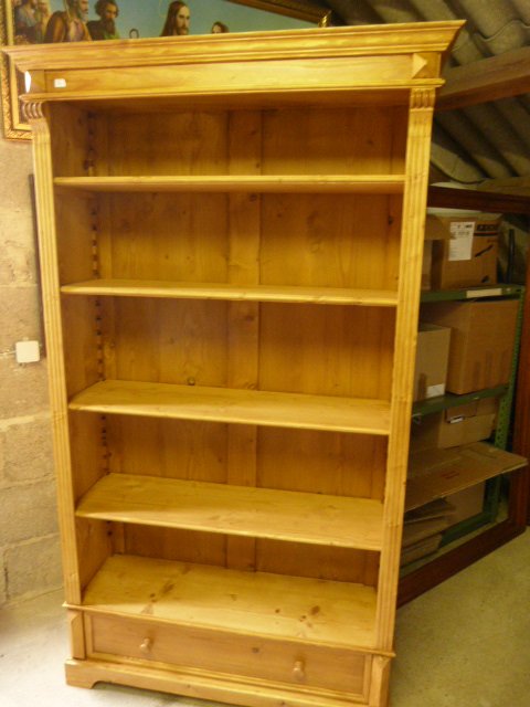 Bücherschrank