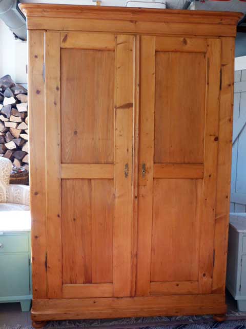 Schrank um 1850