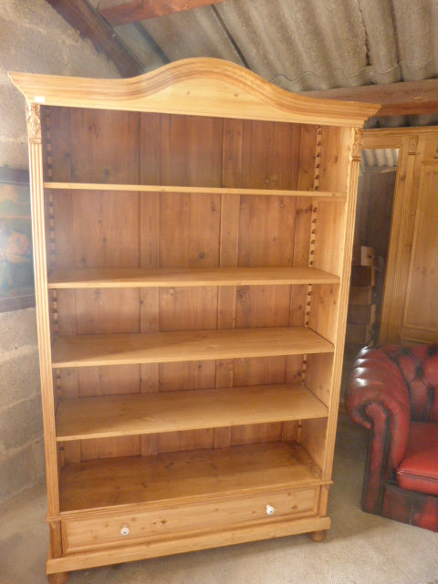 Bücherschrank