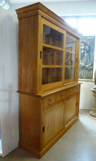 Küchenschrank