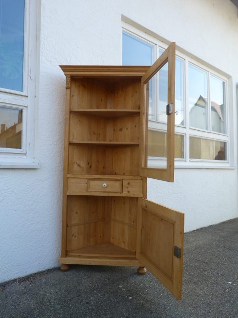 Eck-Schrank