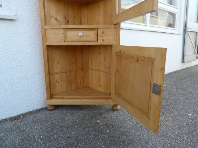 Eck-Schrank