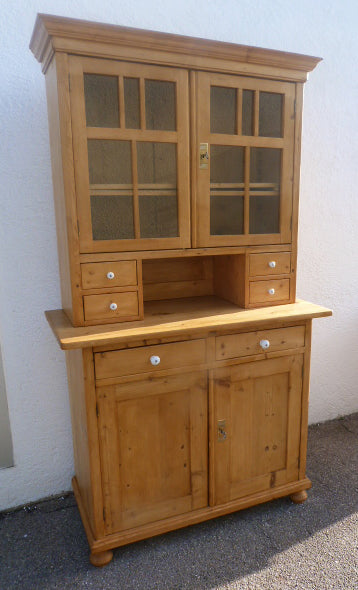 Küchenschrank