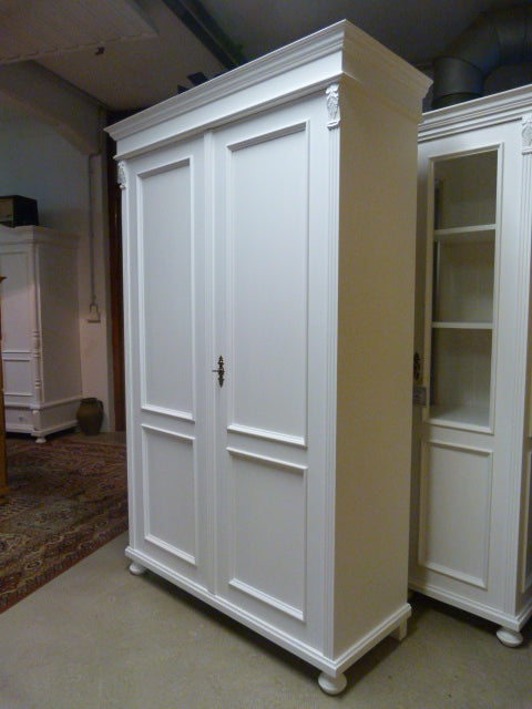 Weichholzschrank