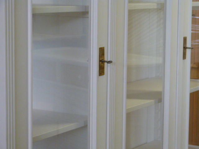 Landhaus-Vitrine
